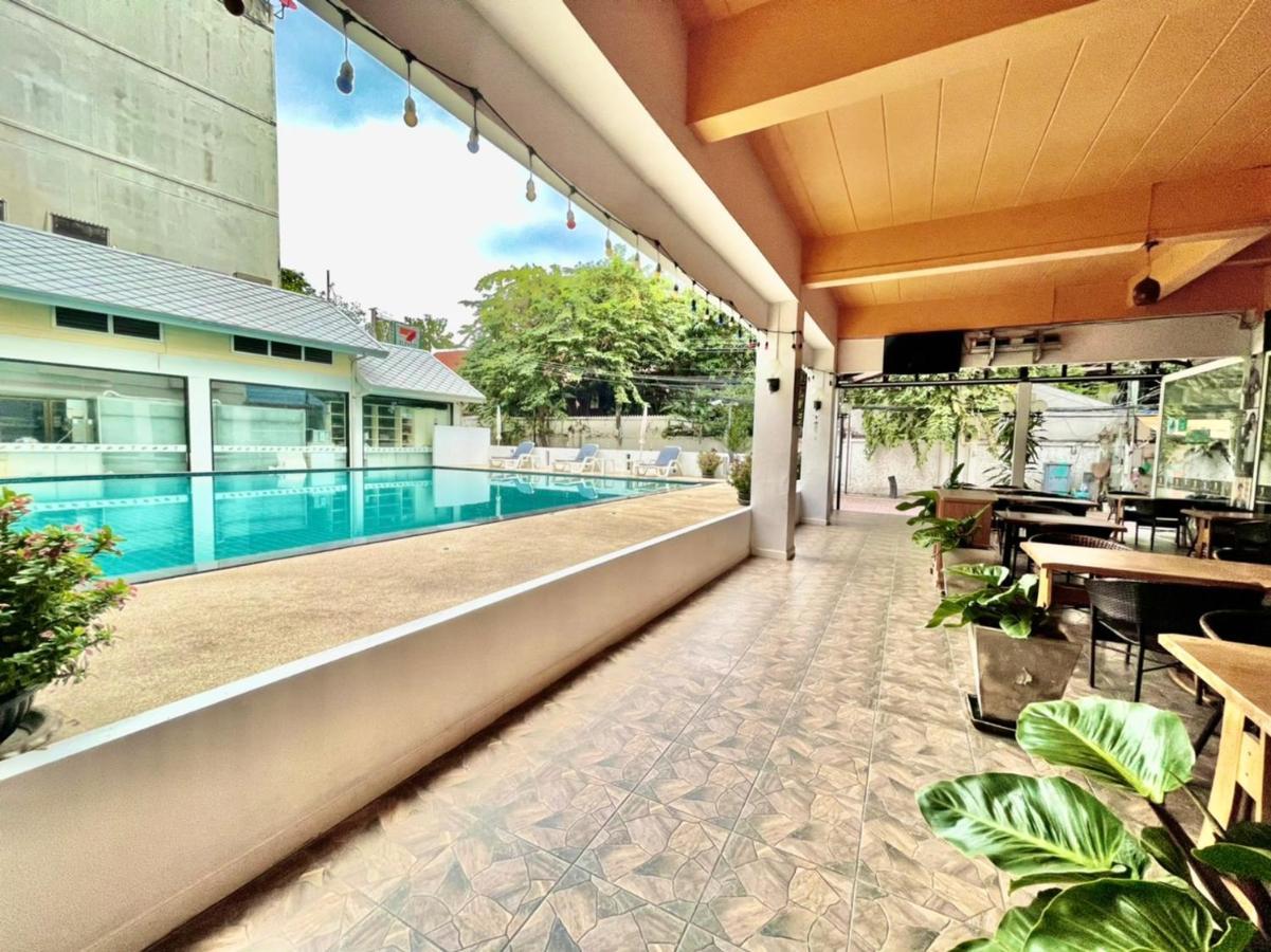 Mango Lagoon Place Bangkok Exteriör bild