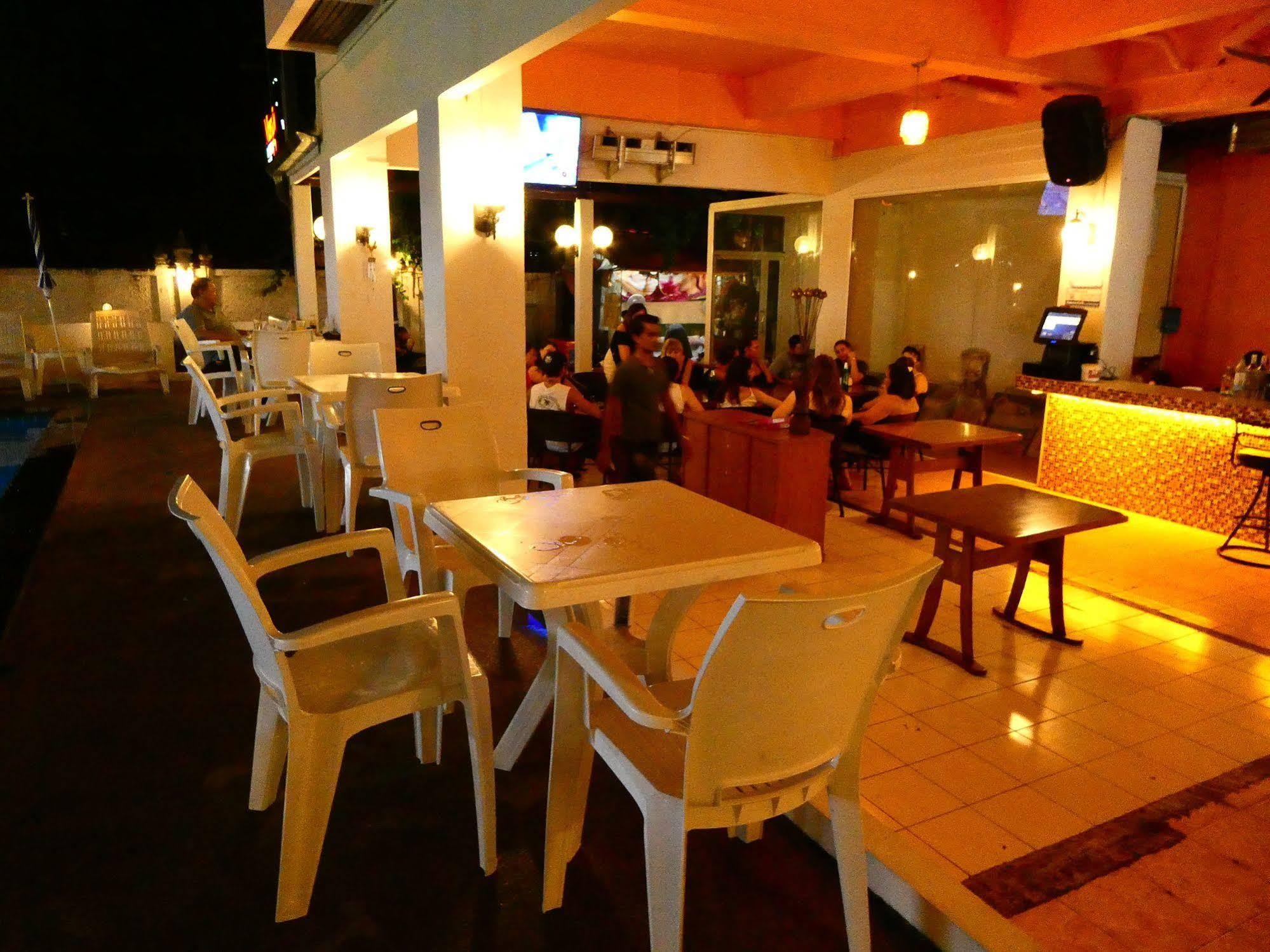 Mango Lagoon Place Bangkok Exteriör bild