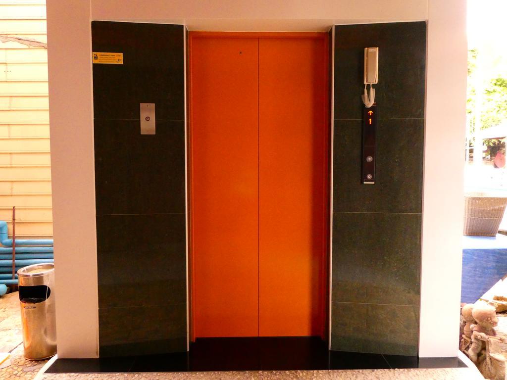 Mango Lagoon Place Bangkok Exteriör bild