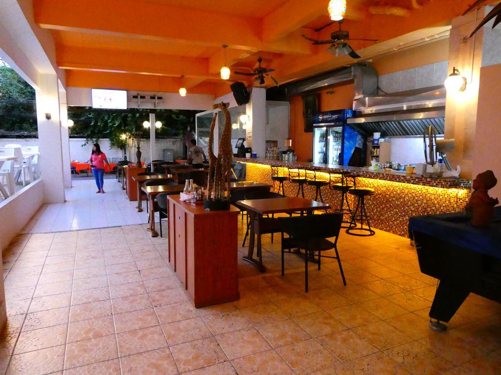 Mango Lagoon Place Bangkok Exteriör bild